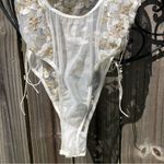 SheIn Lace Floral Applique White/Gold bodysuit S Photo 6