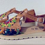 Authentic Floral Embroidered Mexican Huaraches Tan Size 8 Photo 3