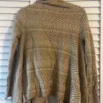 BB Dakota Sweater Photo 4