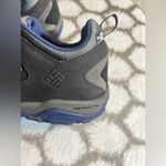 Columbia  Womens Gray and Blue Hiking Shoes 8.5, waterproof, preloved worn 2X Photo 2