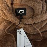 UGG NWT  sweatshirt  Photo 2