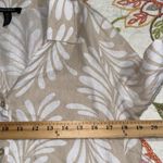 Ellen Tracy  Women's small linen blend v-neck Beige & White Leaf Print tie top Photo 3