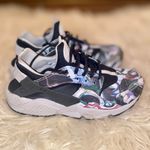 Nike Air Huaraches Photo 0