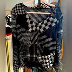 Guess  Monochrome Patterned Top Photo 0