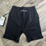 Alphalete  Women’s Size Small Ozone Short - Black Photo 4