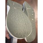 Nike elite TR women's sneakers grey and white size 7.5 Photo 5