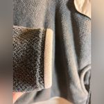 Patagonia women’s size LG 1/4 snap PolarTec in Gray and Cream pockets unisex Photo 6