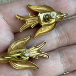 Vintage 1940s Coro gold plated Bird with rhinestone brooch pin and earrings set Photo 4