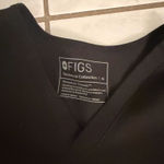 FIGS Black  Scrub Top Women’s Photo 1