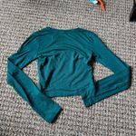 Heart & Hips Green cropped long sleeve Photo 1