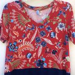 Freeloader Womens size small relaxed fit Floral Short Sleeve Red blue casual tee Photo 2