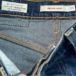 Levi's Levi’s Ribcage Premium Shorts Distressed in Medium Wash Charleston Chill Size 25 Photo 6