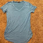 emma's closet Emma’s Closet light blue v-neck tee size L Photo 0