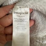 Patagonia Women's Re-Tool Snap-T® Fleece Pullover Pearl White X-Dye Size Small Photo 4