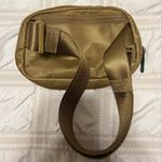 Lululemon  Everywhere Belt Bag 1L CARAMEL Photo 4