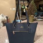 Coach  Gallery Tote Photo 0