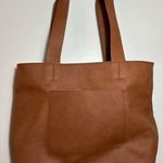 Universal Threads Women's roomy handbag. $20. Photo 0