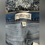 Abercrombie & Fitch Curve Love Ultra High Rise Ankle
Straight Jean SIZE 28 SHORT Photo 3