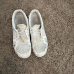 On Clouds Women's White Athletic Shoes Size 9 Photo 5