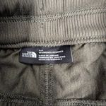 The North Face NWOT Aphrodite Motion Bermuda Shorts Women's Small Black Photo 3