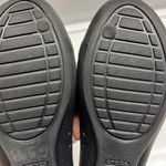 Crocs  Women’s Gianna Black Rounded Ballet Flat with Chain Link Accent- Size 6 Photo 15