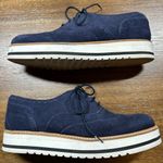 Source Unknown Women’s Size 7.5 Lace Up Flats Blue Suede Wingtip Oxford Shoe Photo 1