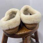 Eddie Bauer  Shearling Classic Slippers Size 9 Medium Tan House Photo 4