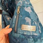 Obermeyer  women’s Leighton blue abstract ski jacket size 8 Photo 5