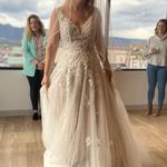 Brooklyn Grace wedding gown. Warn just this once. White Size 6 Photo 2