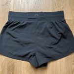 Varley  Kallin Running Shorts 1.5" Photo 5