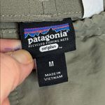 Patagonia Women's 5" Green Baggies Shorts Medium Photo 1