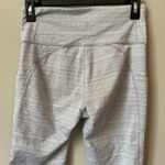 Athleta Women's Small High Rise Jacquard Mesh Chat to Town Capri Crop Leggings Photo 12