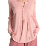 GIBSONLOOK Women's Henley Waffle Knit Mixed Rib Shirt Top Blush NWT medium Photo 0