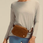 Lululemon  Everywhere Belt Bag 1L Burnt Caramel Fleece Photo 0