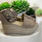 Marc Jacobs Marc Fisher Varin  Suede Espadrille Wedge Sandal‎ Women's Size 8.5 Beige Photo 1