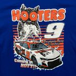Hooters Delightfully Tacky Since 1983 Coming in Hot Tee XL Photo 1