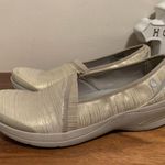 Bzees Women’s Rodeo Slip On Gold Shimmer size 10M Photo 3