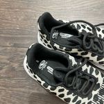 Athletic Works Women’s 6 Patterned Sneakers Shoes Photo 1