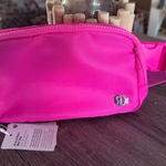 Lululemon  Everyday Belt Bag - hot pink  Photo 0