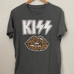 KISS band graphic tee leopard cheetah print lips L Gray Size L Photo 0