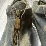 Blondo  Glenda Camo Suede Waterproof Shoes Photo 2