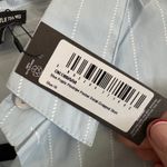 Pretty Little Thing  Blue Poplin Pinstripe Pocket Detail Cropped Shirt Photo 4