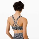 Lululemon Energy Bra Medium Support, B-D Cup
Urban Block Ice Grey Black sz 6 Photo 1