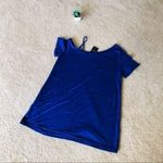 Women cold shoulder t Photo 2