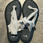 Sanuk Women's 8 Yoga Sandals Tan & White Striped Photo 0