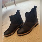 Free People NWT Atlas Puffer Chelsea Boots, Leather, Pull On, Size 40/9.5, Black Photo 2