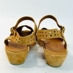 L'Amour Des Pieds “Brenn” Beige Suede Sandals size 7.5 Tan Photo 5