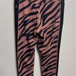 #22 Victoria's Secret Pink Ultimate High Waist 7/8 Ankle Legging Tiger Print med Black Photo 2