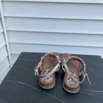 Baretraps  Mollie women leather sandals flat bronze w stones thong style Sz 7.5 Photo 7