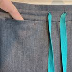 FIGS  Yola Skinny Technical Collection Scrub Pants in Graphite Gray Size Medium Photo 4